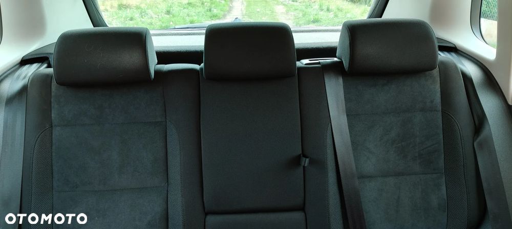 Volkswagen Golf - 28
