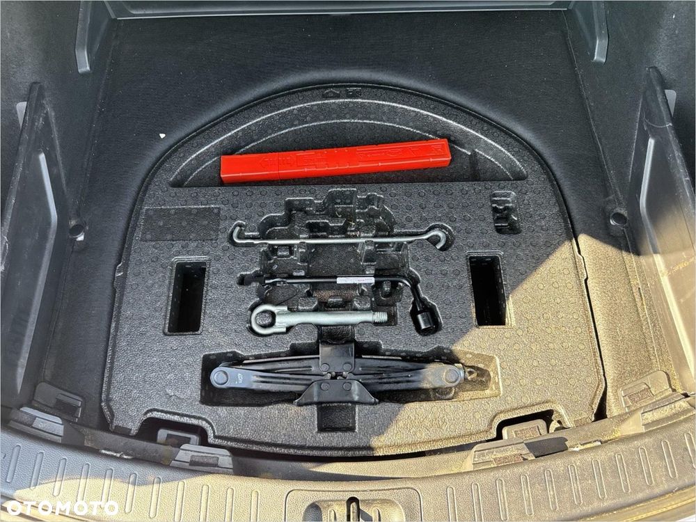 Toyota Corolla 1.8 Hybrid Comfort - 18