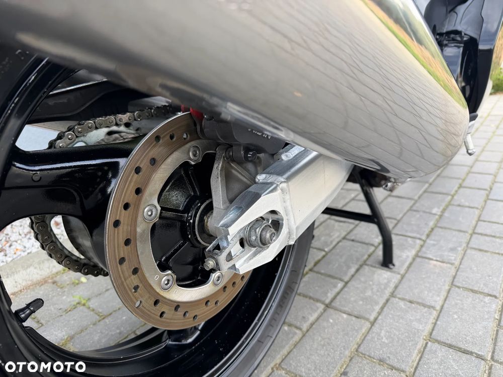 Honda CBR - 25
