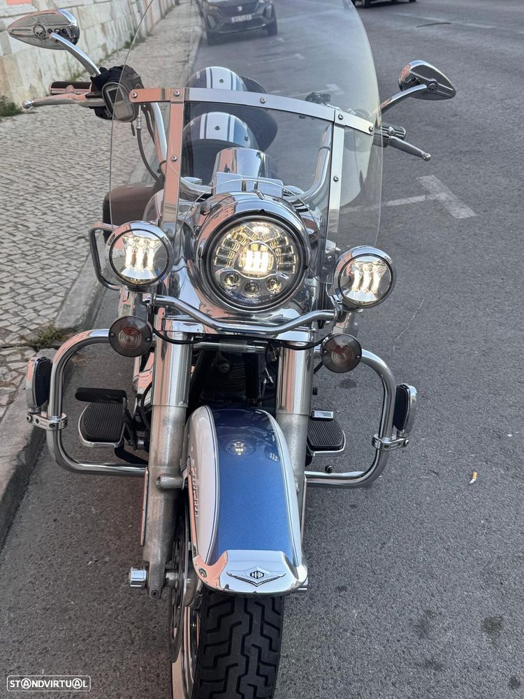 Harley-Davidson FLHRCI Road KING CLASSIC - 2