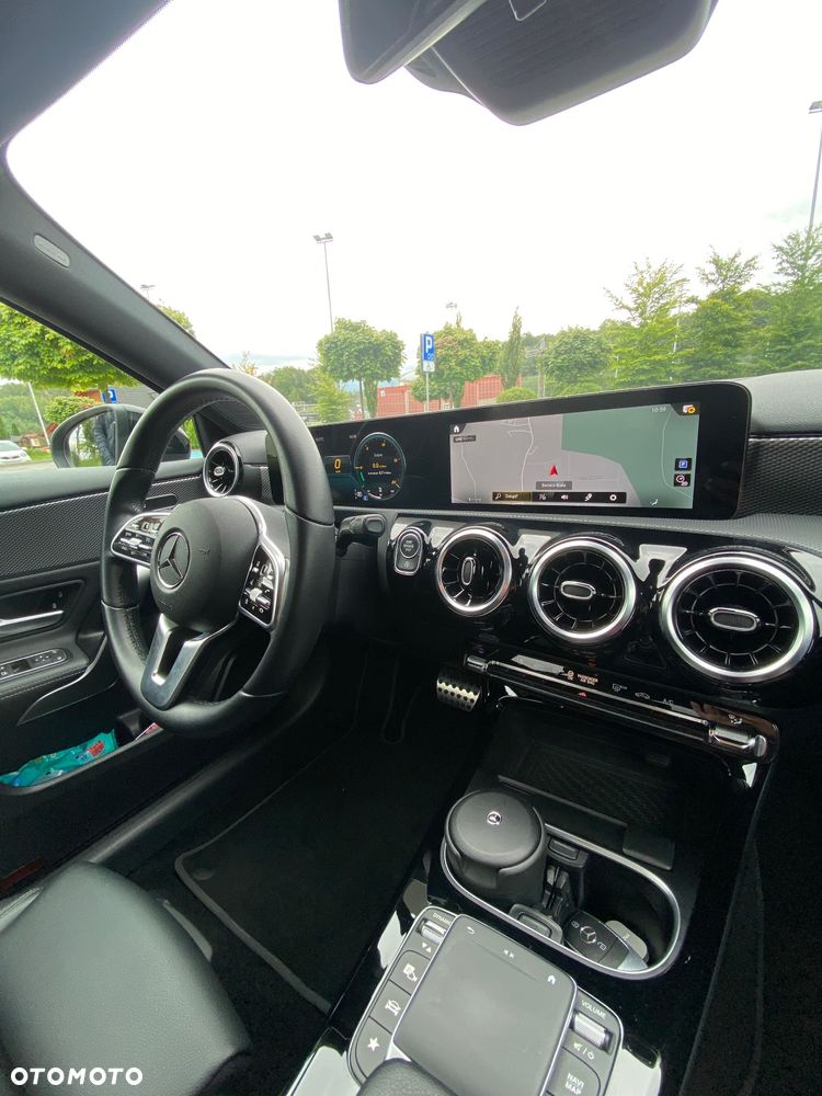 Mercedes-Benz Klasa A 180 Edition 1 7G-DCT - 18