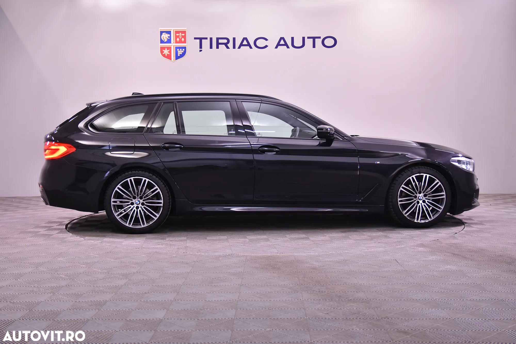BMW Seria 5 520i Touring Aut. M Sport Edition - 6
