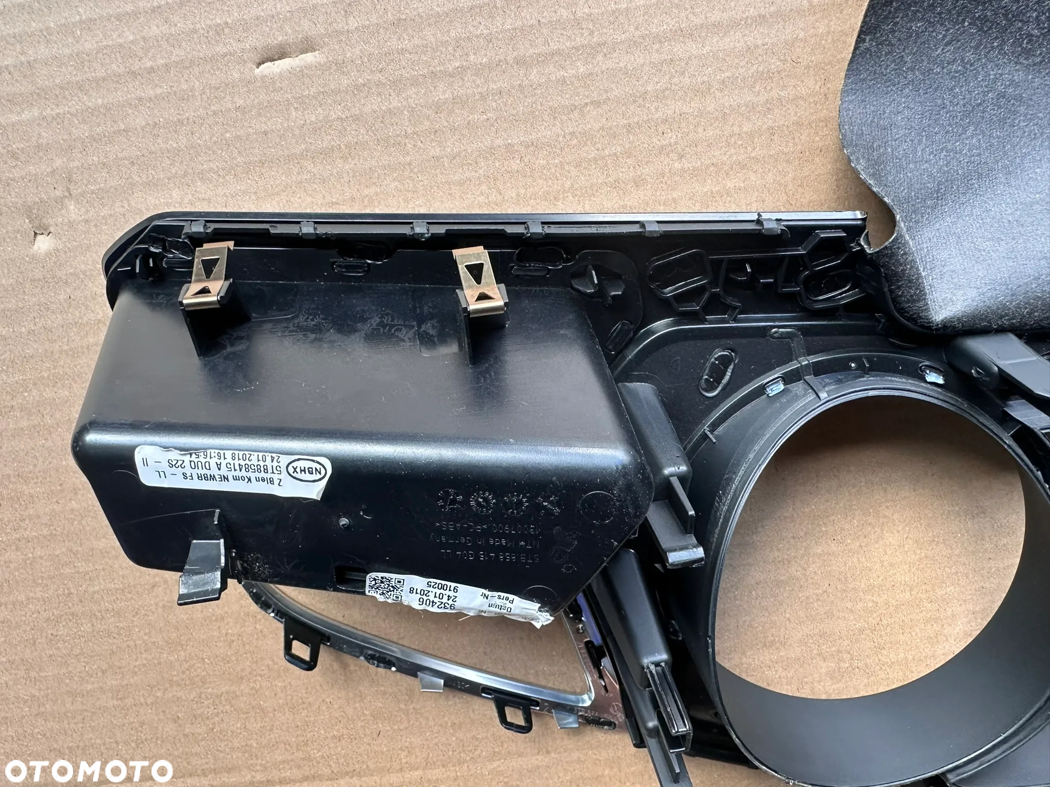 Osłona obudowa dekor ramka licznika VW Touran III 5TB819110 5TB858415A - 15
