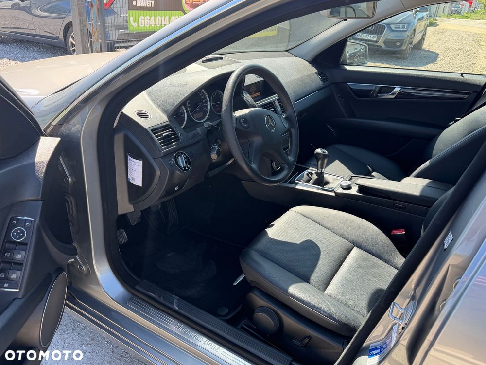 Mercedes-Benz Klasa C 180 Kompressor BlueEFFICIENCY Elegance - 9