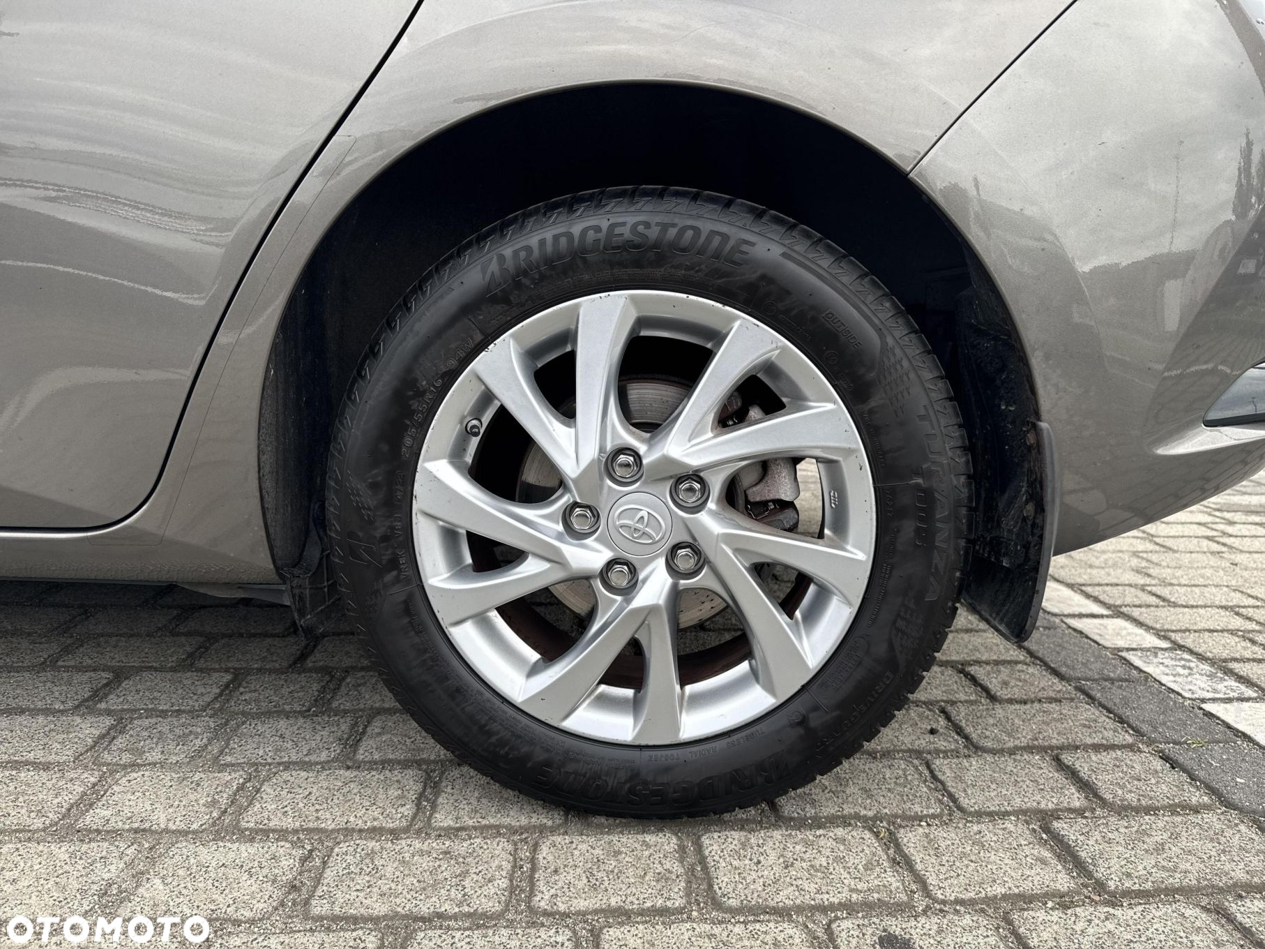 Toyota Auris - 11