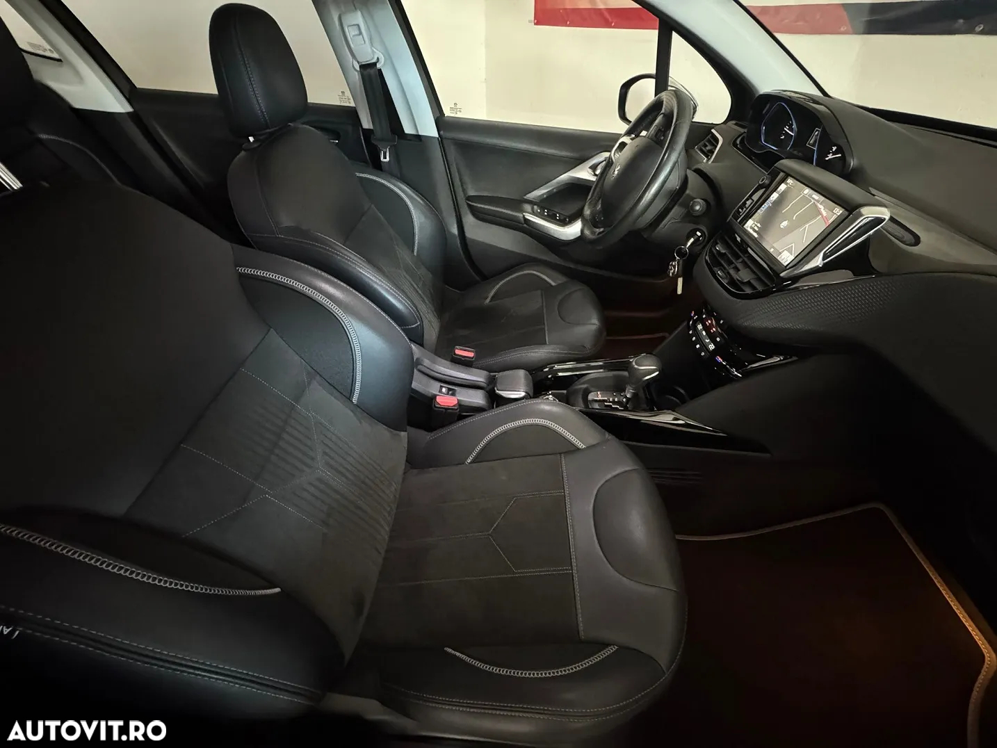 Peugeot 2008 1.2 PureTech Turbo EAT6 S&S GT-Line - 15