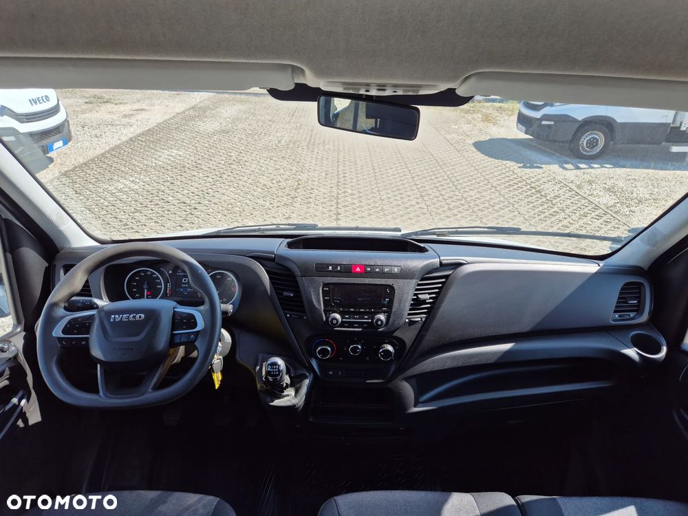 Iveco Daily 35S14, Brygadówka 7-os, skrzynia 3,42m x 2,07m, klimatyzacja, HAK - 3.5T - 15
