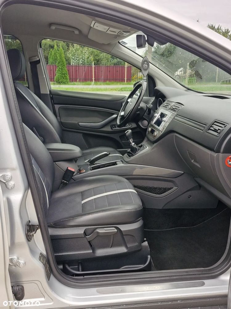 Ford Kuga 2.0 TDCi 2x4 Titanium - 10