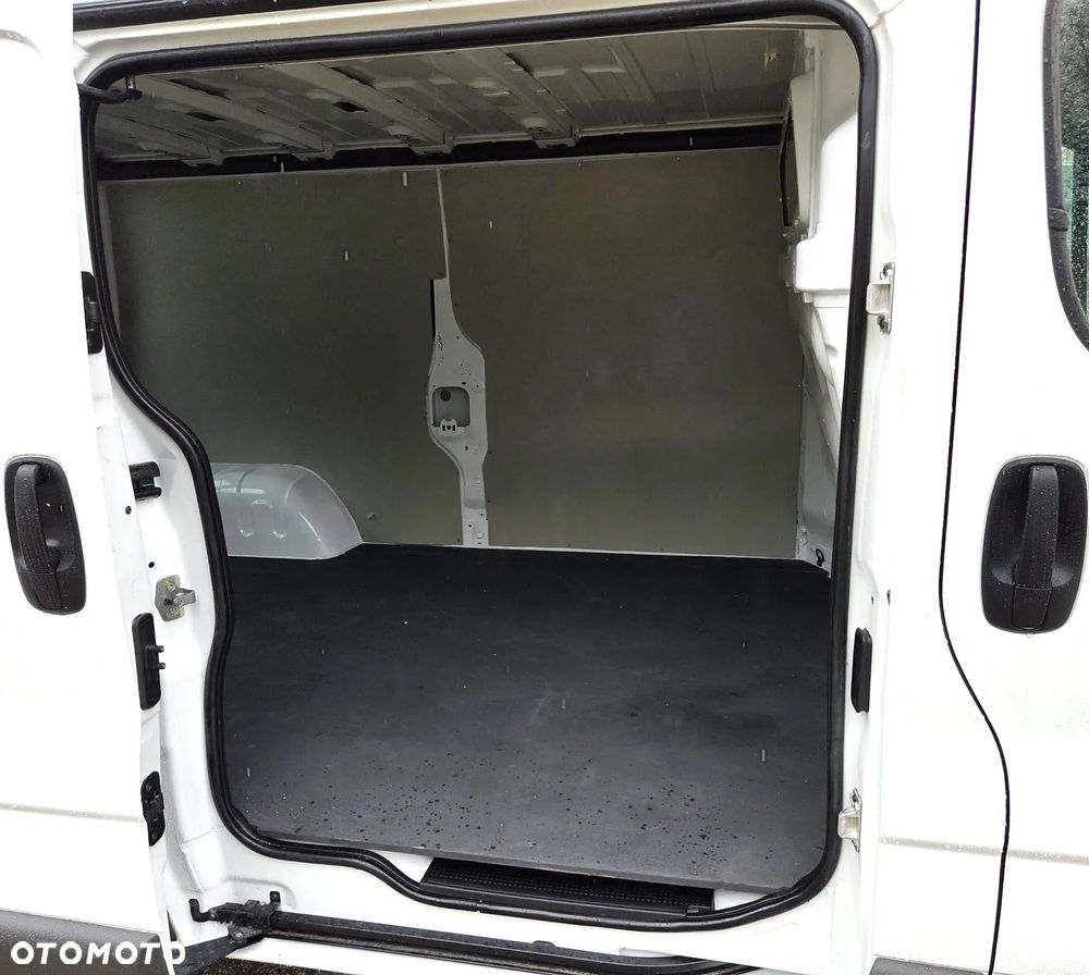 Renault Trafic - 9