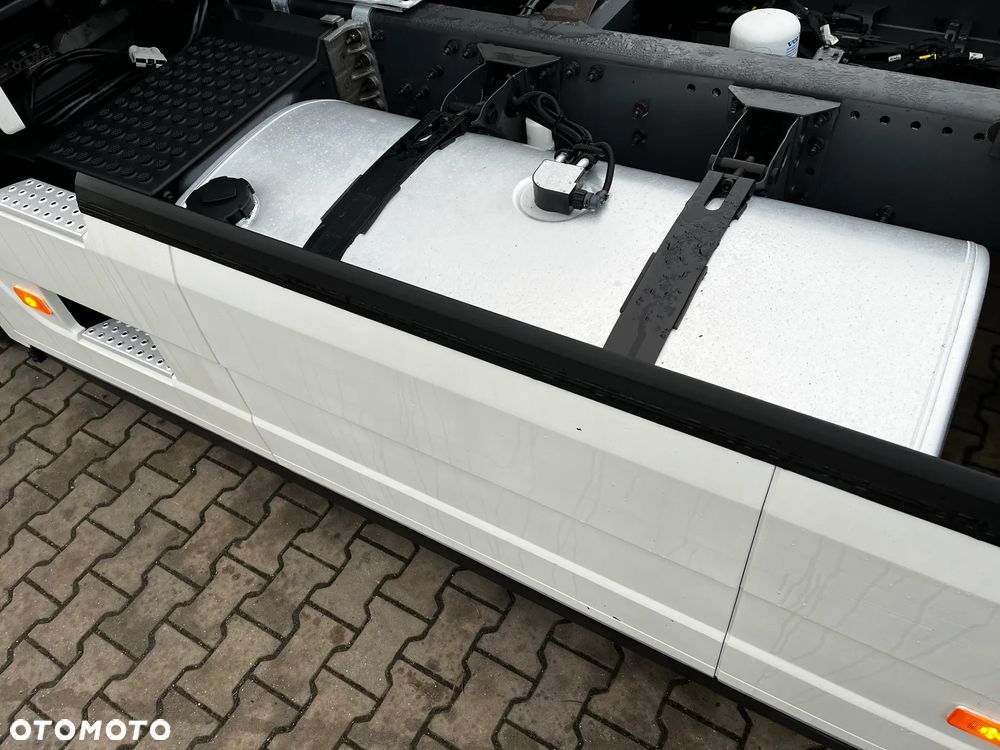 Volvo FH 460 VIN : ** MB32**  PRODUKCJA 11/2020 SPROWADZONE Z FRANCJI SERWISOWANE  DWA ZBIORNIKI PALIWA LODÓWKA ALU FELGI - 9