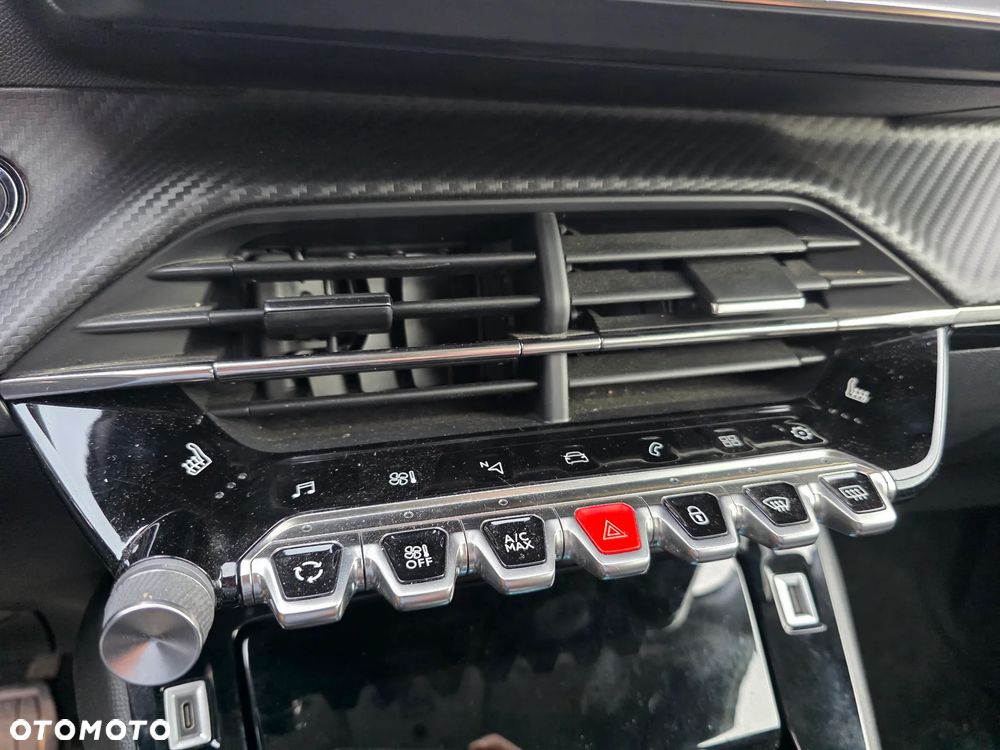 Peugeot 208 PureTech 130 EAT8 Allure - 22