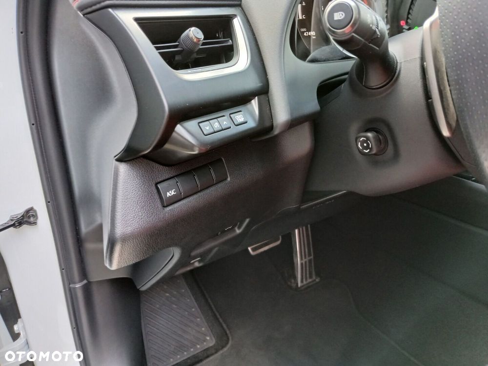 Lexus UX - 13
