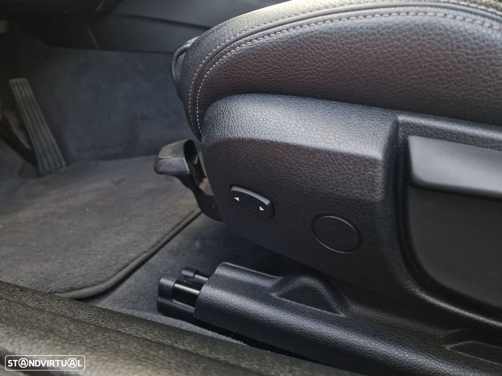 BMW 320 d EfficientDynamics Auto Line Sport - 11