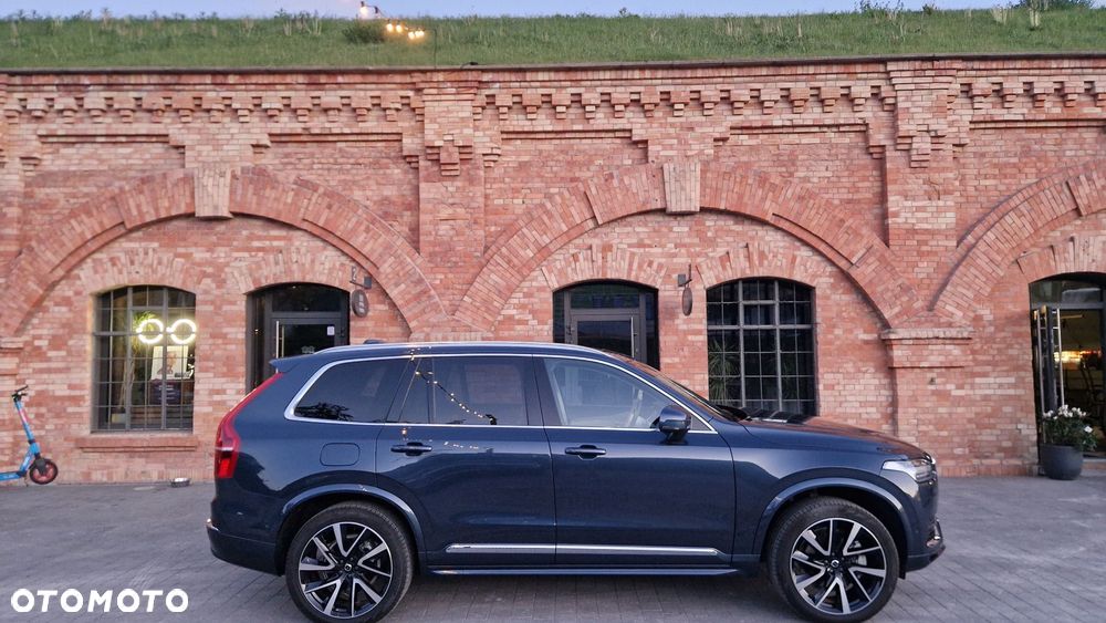 Volvo XC 90 - 9