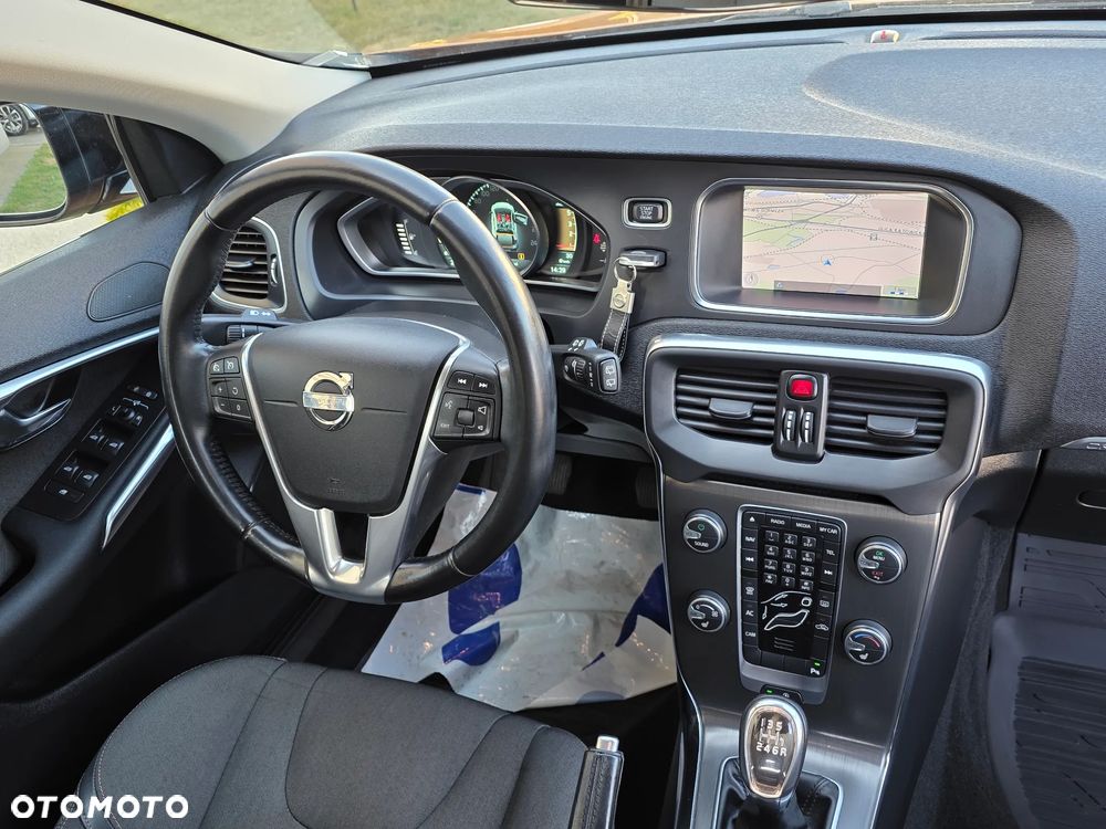 Volvo V40 Cross Country D3 Momentum - 32