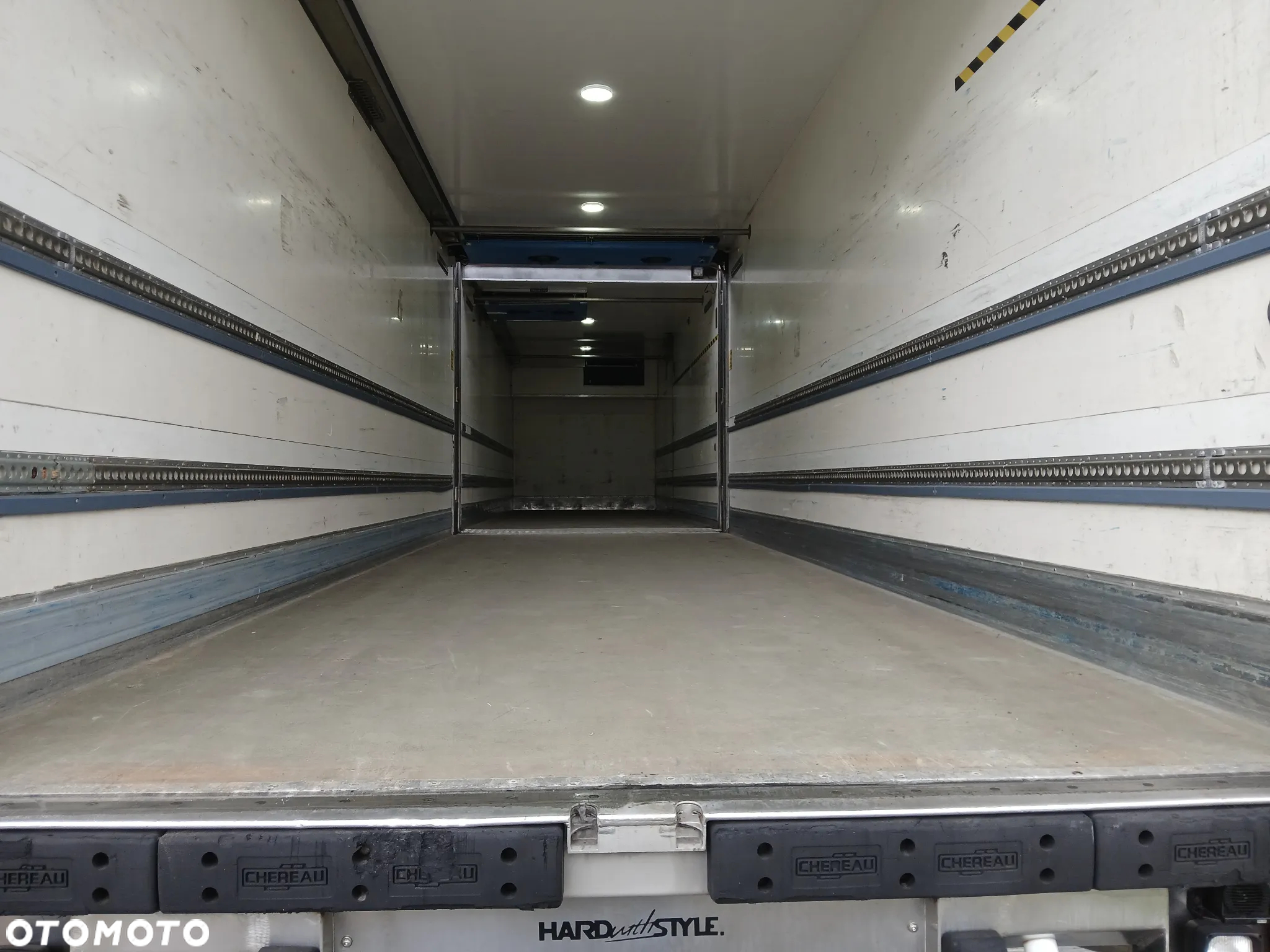 Scania R410 R450 6X2 BEZ EGR  ZABUDOWA CHLODNIA CHEREAU 19 PALETOŚ SKRETNA SPROWADZONY ZESTAW TANDEM PRZEJAZDOWY - 37