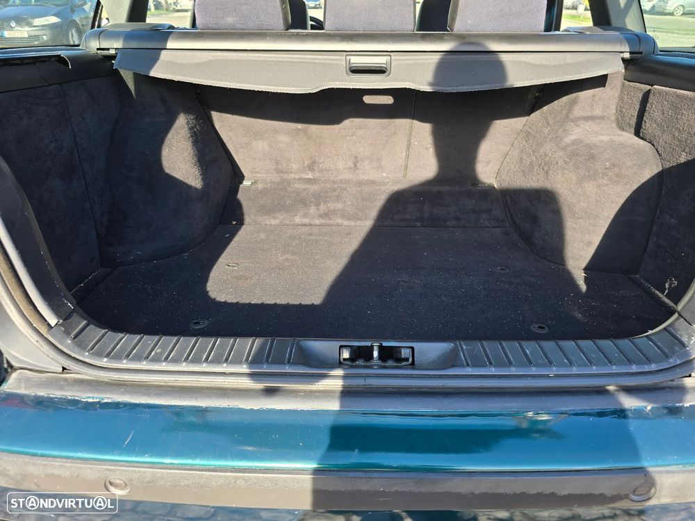 BMW 318 tds Touring - 12