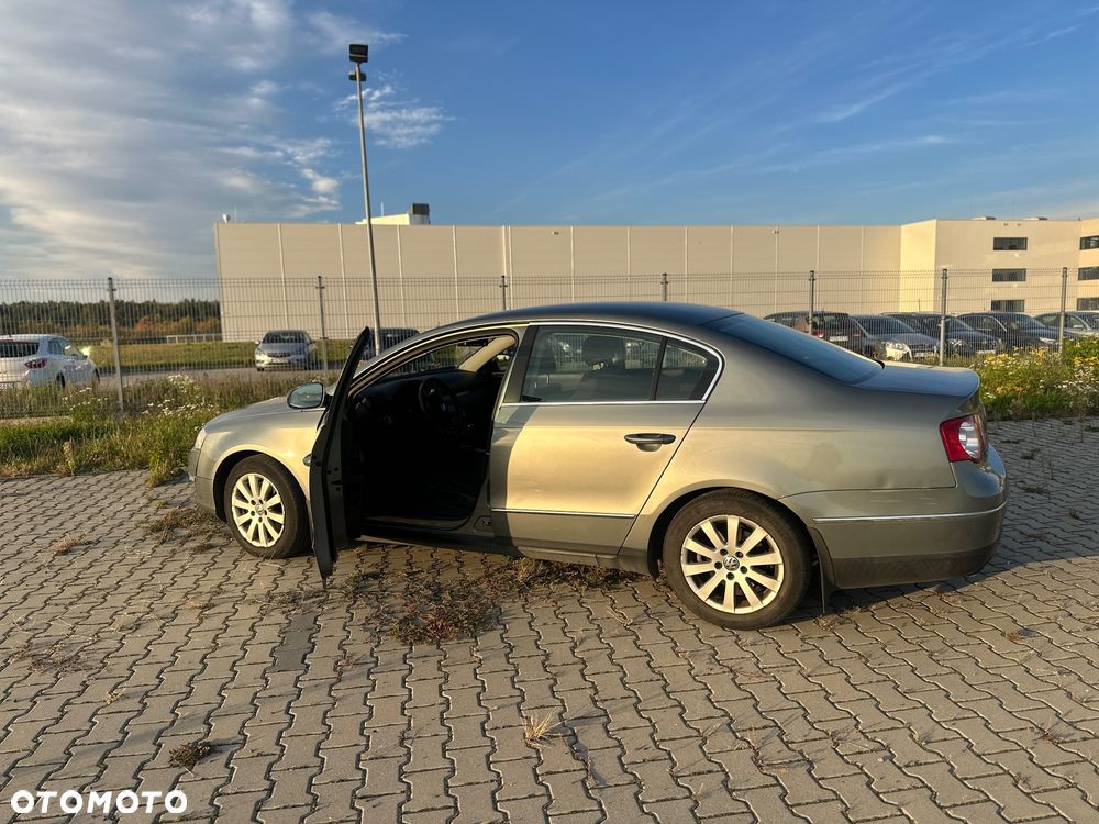 Volkswagen Passat - 19