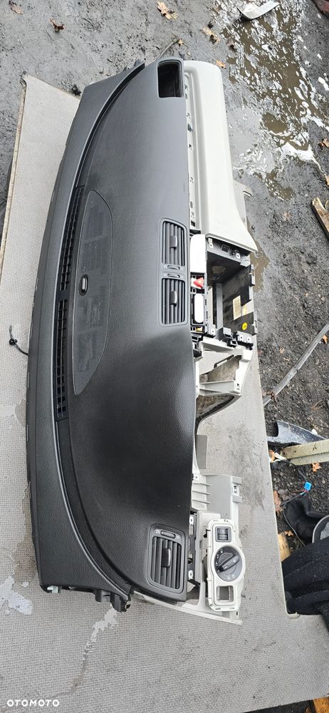 Konsola deska rozdzielcza kokpit Vw Passat B6 - 6