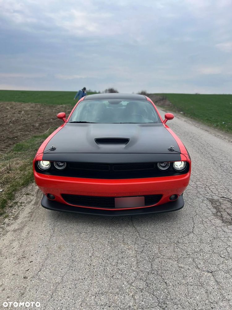 Dodge Challenger - 10