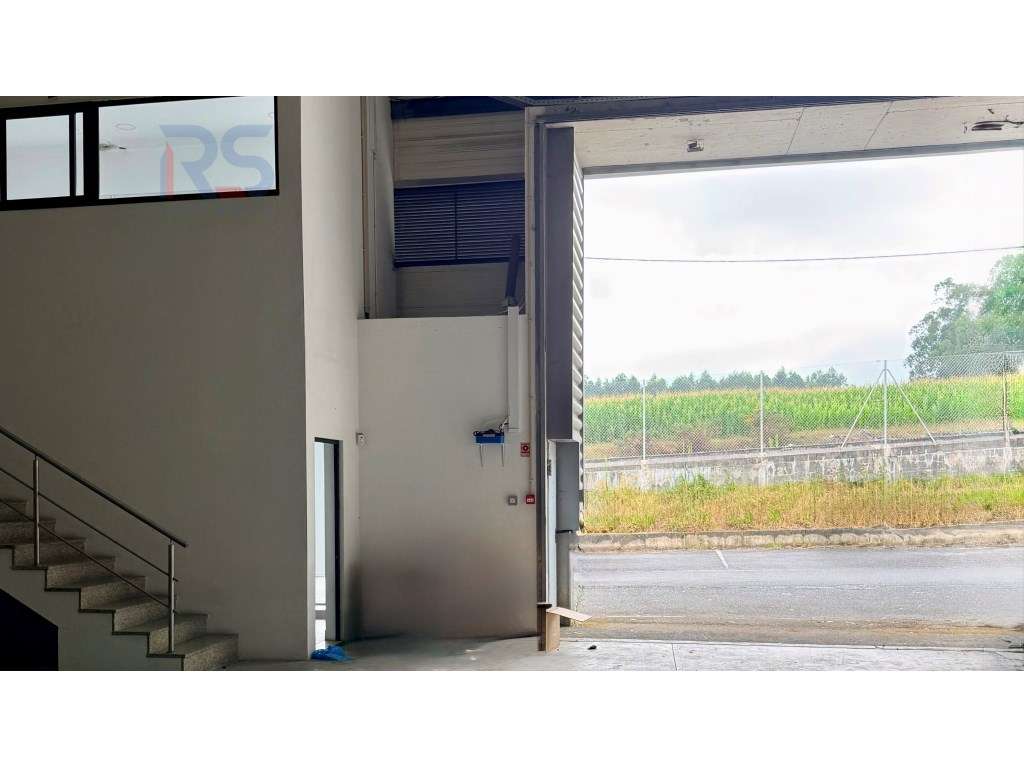 Armazém Arrendamento 800 m² - Grande imagem: 2/19