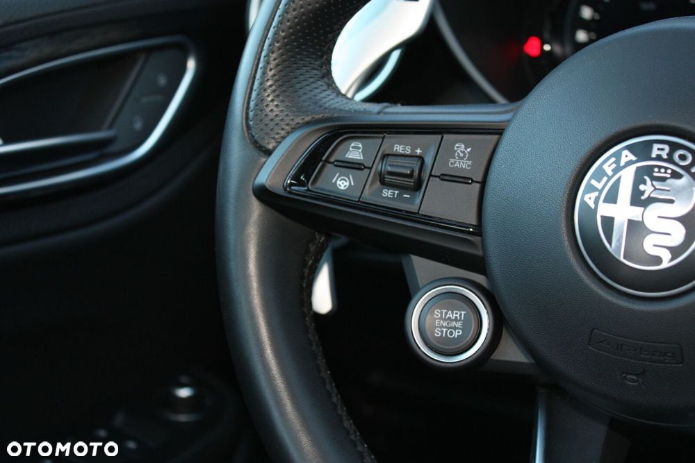 Alfa Romeo Giulia - 24