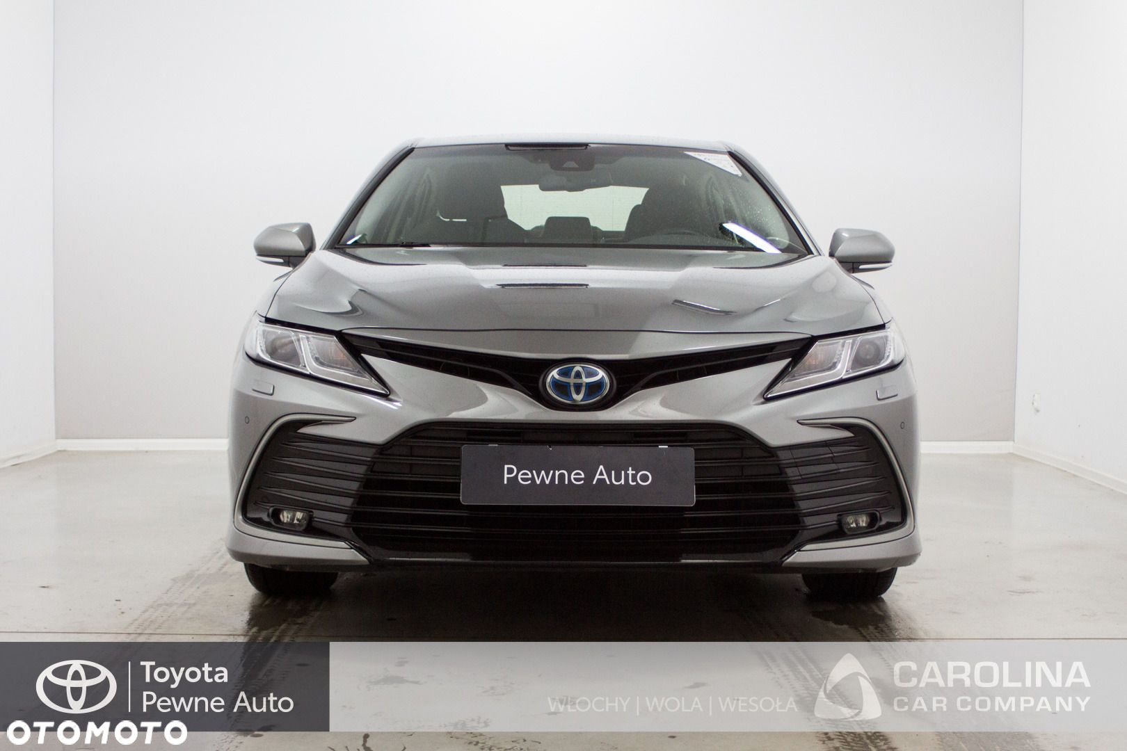 Toyota Camry - 17