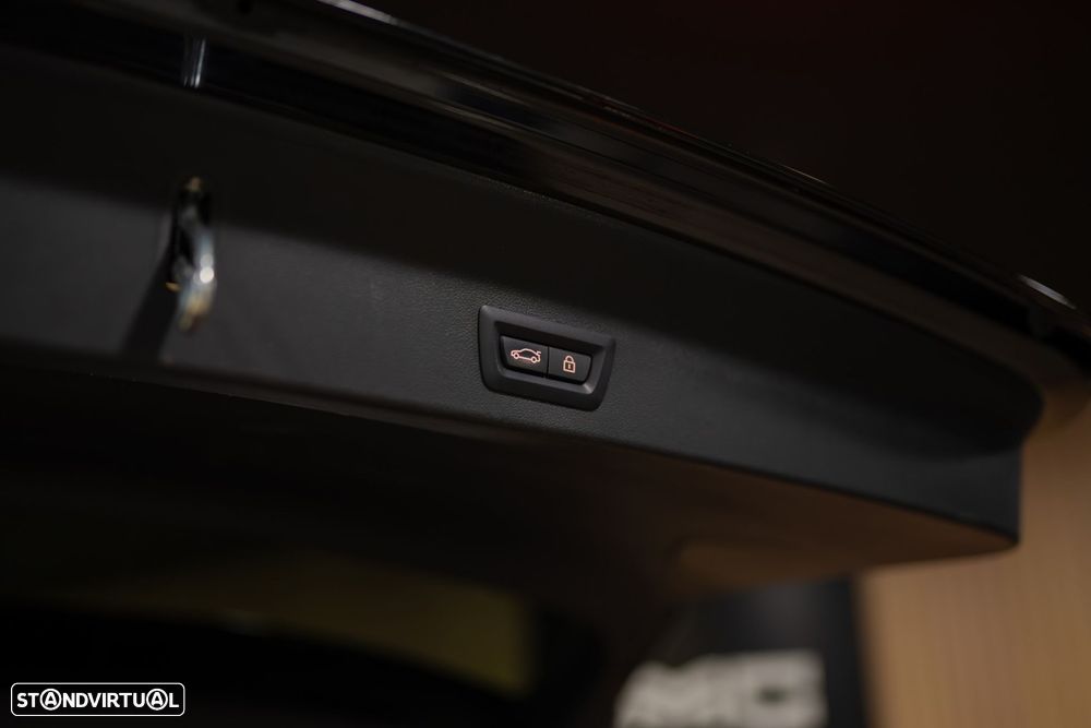 BMW iX3 M Sport Impressive - 34