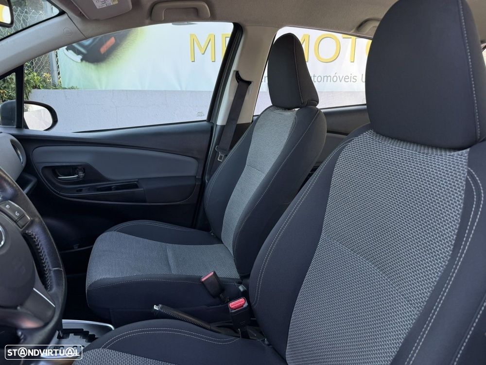 Toyota Yaris 1.5 HSD Comfort - 16
