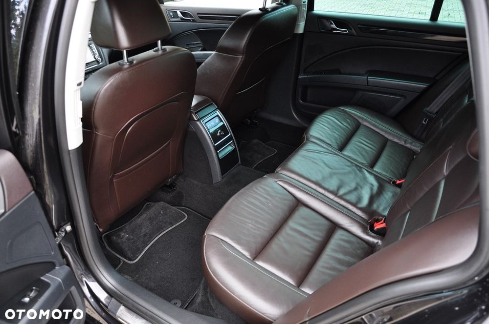 Skoda Superb 2.0 TDI L&K DSG - 25