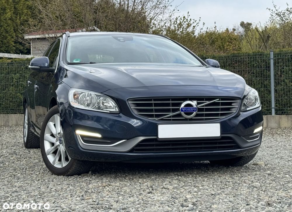 Volvo V60 D2 Summum - 9