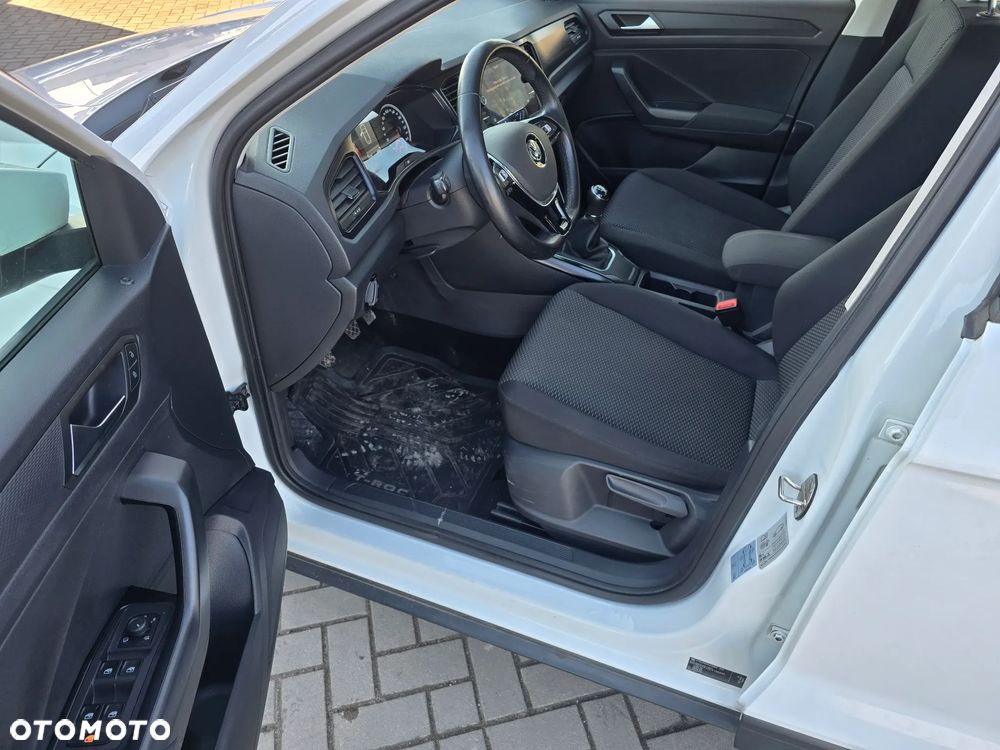 Volkswagen T-Roc - 8