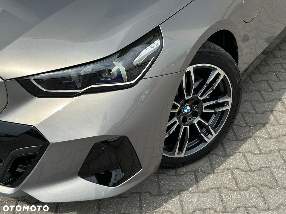 BMW Seria 5 530e xDrive PHEV - 3