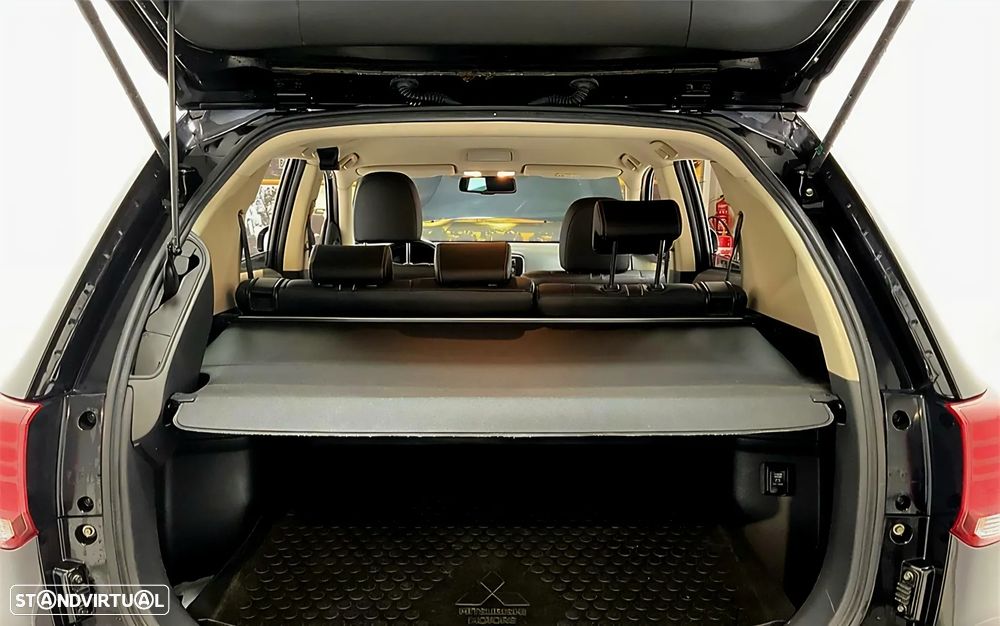 Mitsubishi Outlander 2.0 Intense Navi - 10