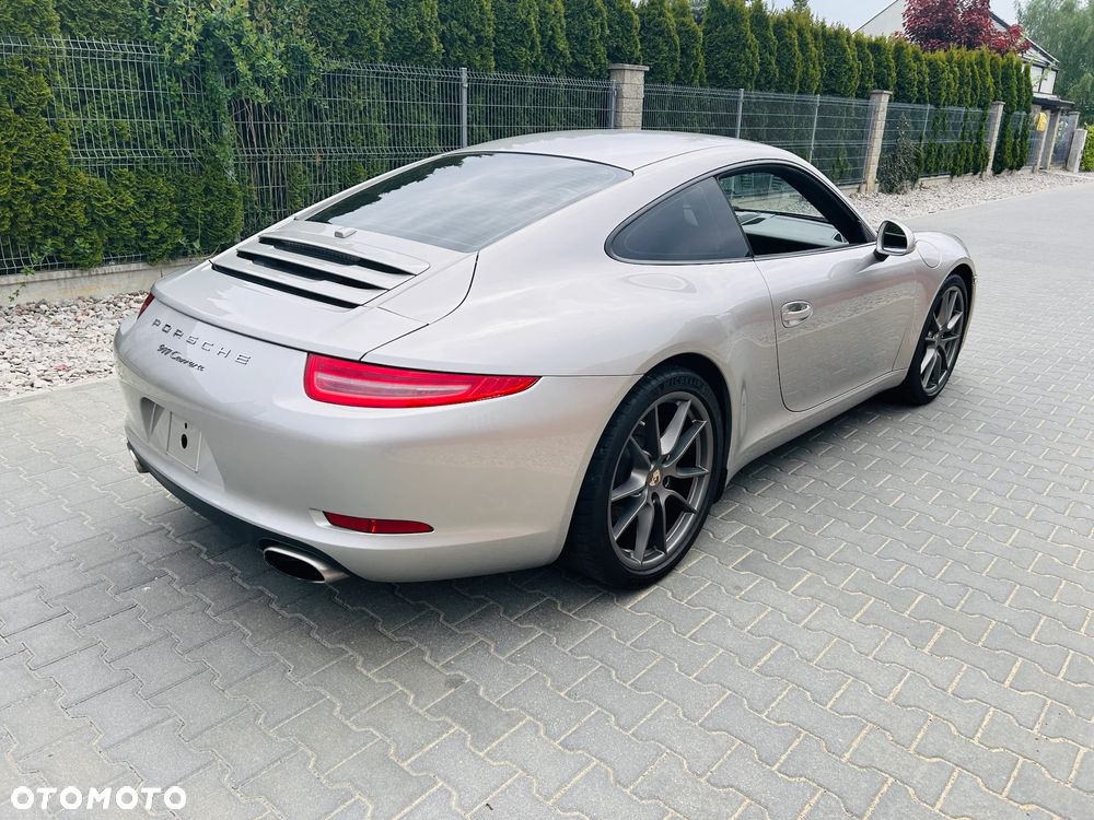 Porsche 911 Carrera - 1