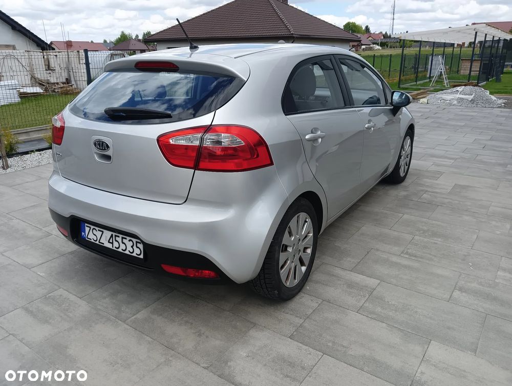 Kia Rio - 7