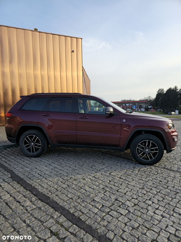 Jeep Grand Cherokee - 13