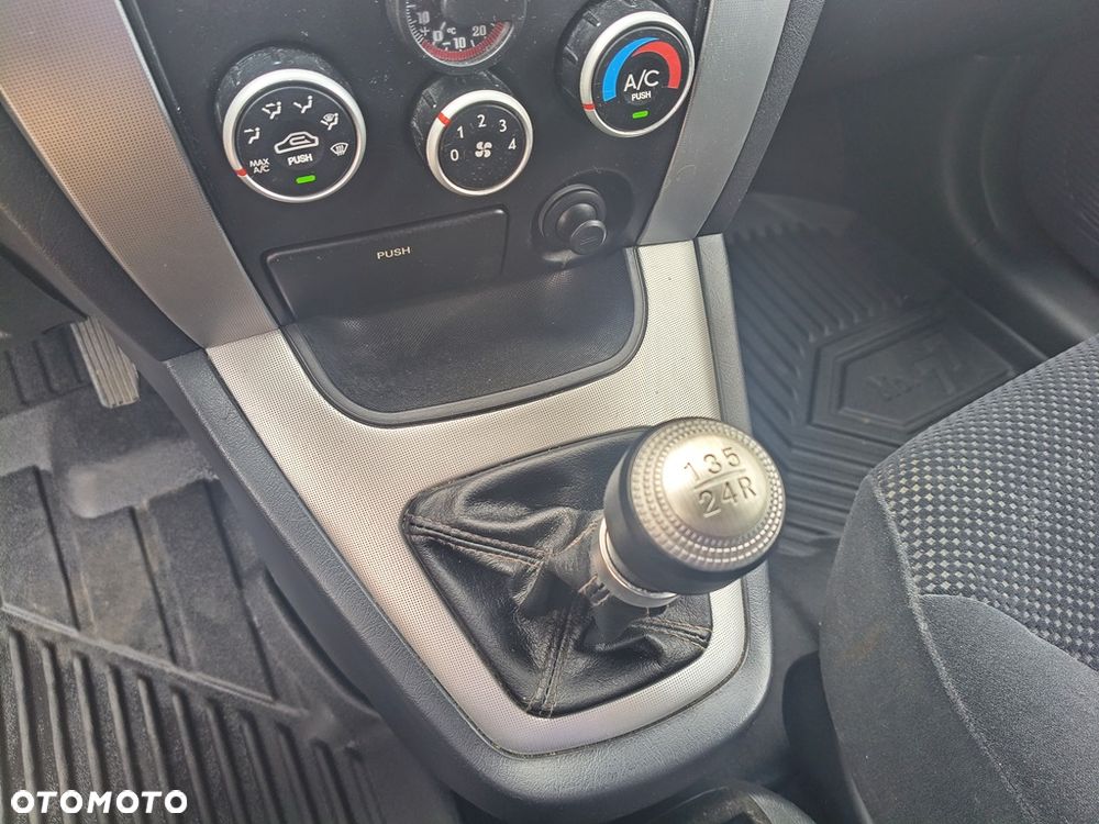 Hyundai Tucson 2.0 Comfort 2WD - 22