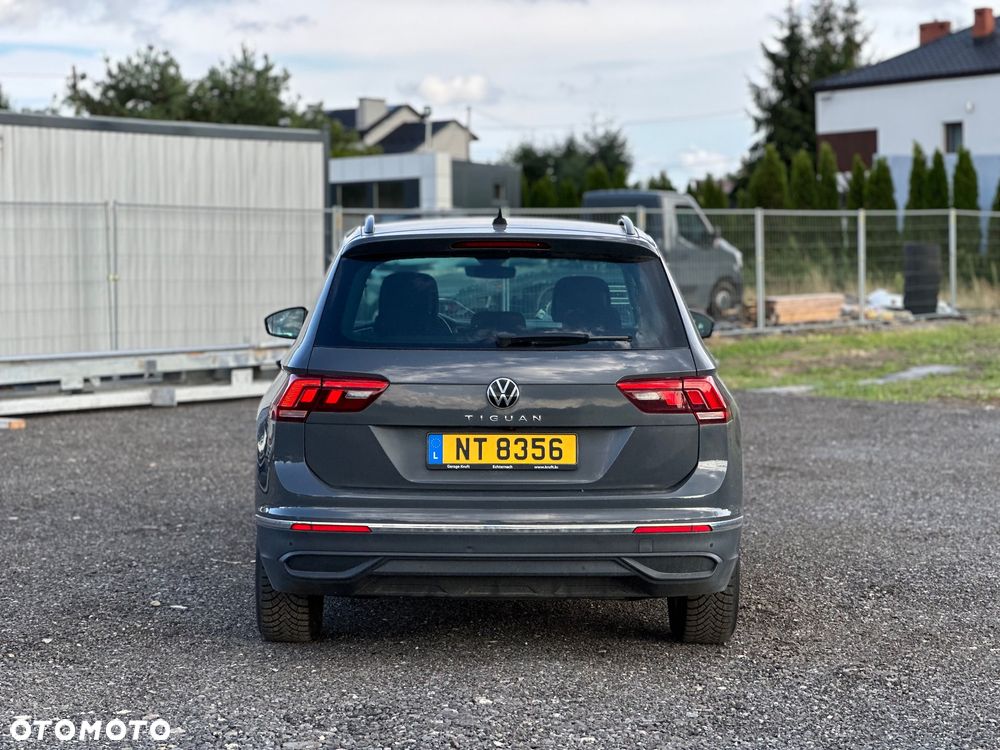 Volkswagen Tiguan - 12