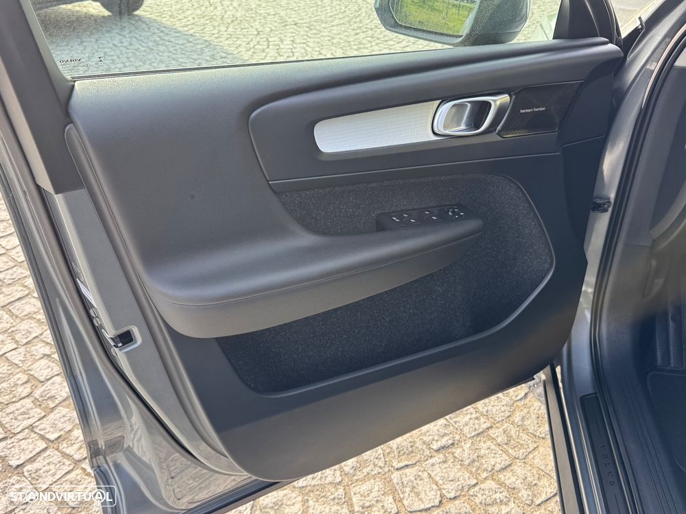 Volvo XC 40 2.0 D3 Momentum Plus - 9