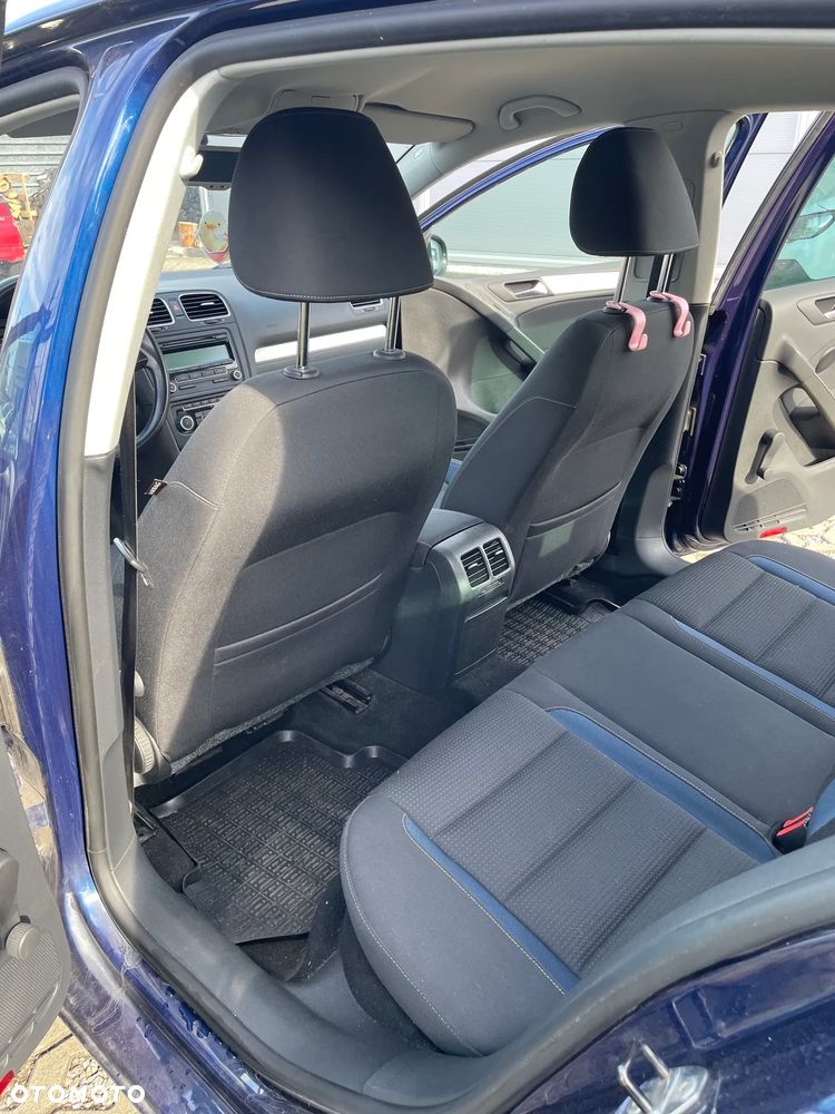 Volkswagen Golf - 8