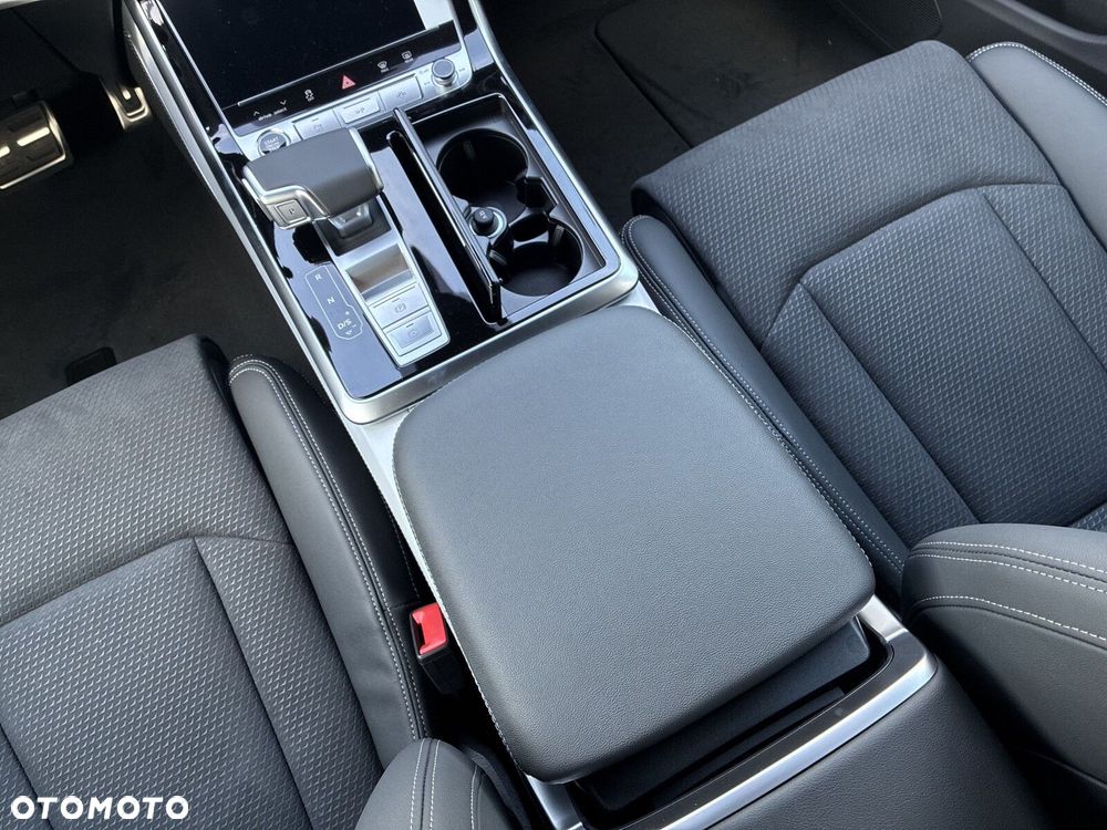 Audi Q8 - 16