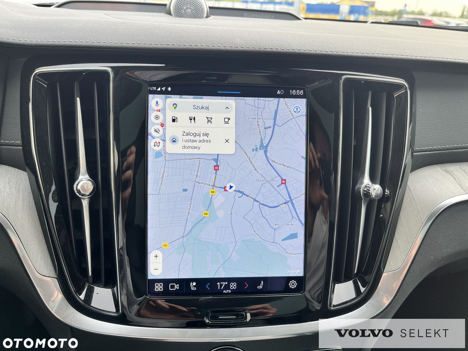 Volvo V60 Cross Country - 17