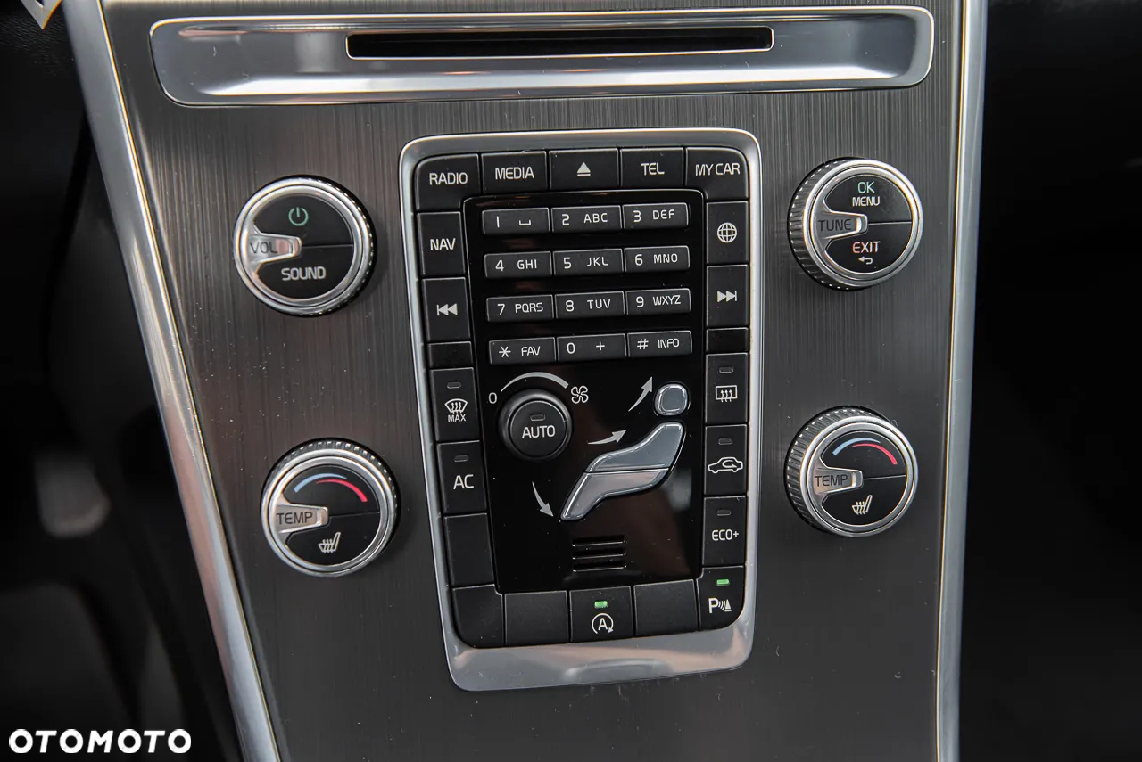 Volvo XC 60 D4 Geartronic Summum - 24