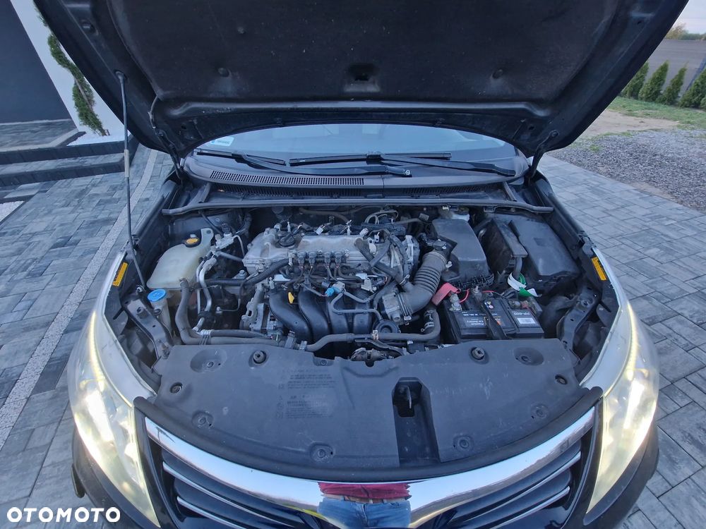 Toyota Avensis 1.8 Premium - 8