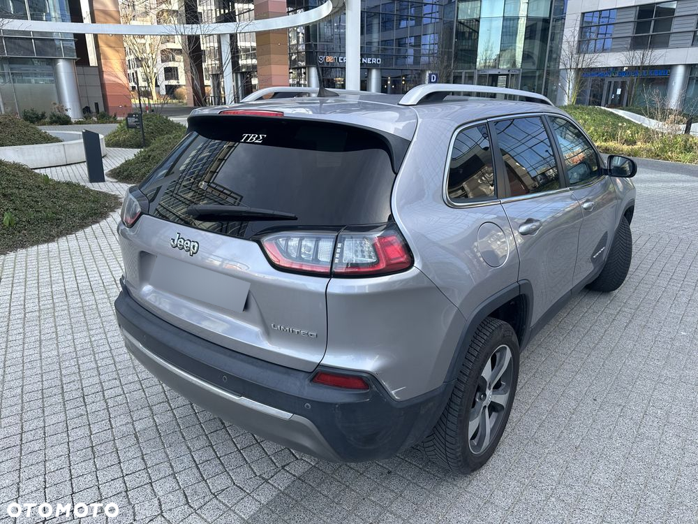 Jeep Cherokee - 3