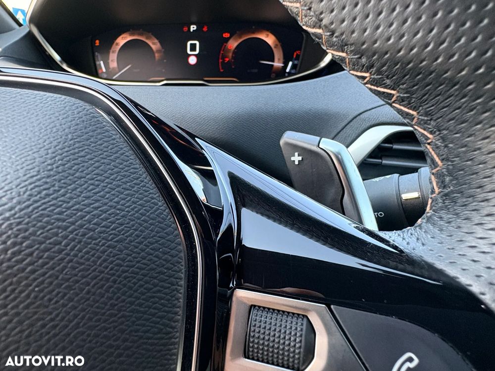 Peugeot 3008 1.2 PureTech 130 EAT8 GT - 18