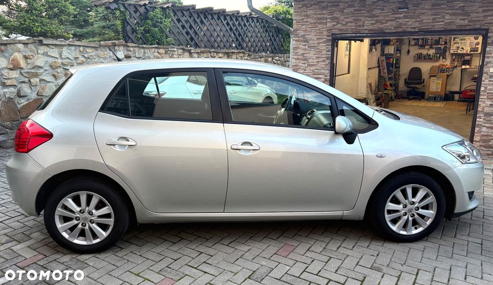 Toyota Auris 1.6 VVT-i Executive - 9