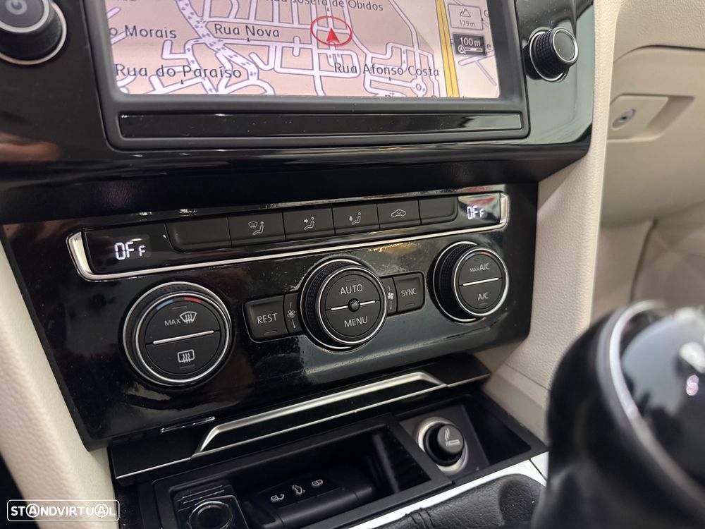 VW Passat 1.6 TDI BlueMotion - 17