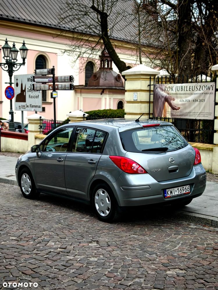 Nissan Tiida - 8